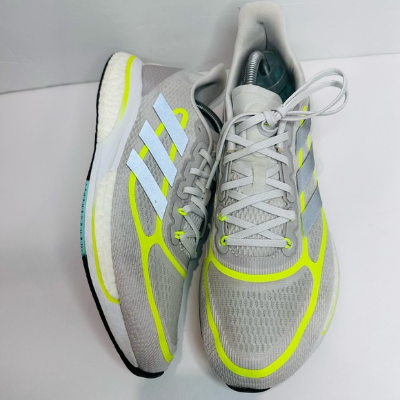 Men’s Gray and Neon Yellow Athletic Shoes - Picture 5 of 7